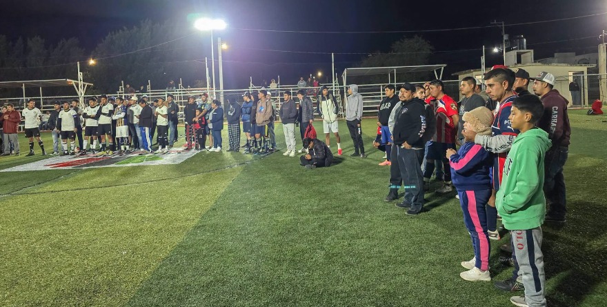 Futbolistas reciben trofeos de goleo