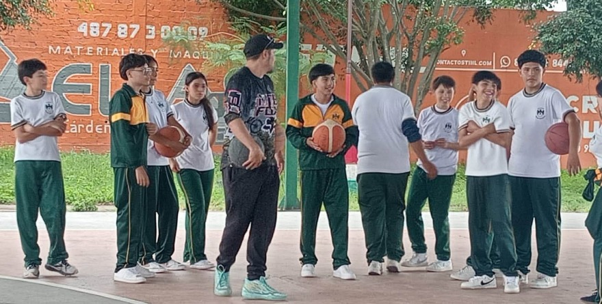Estudiantes visitan Cárdenas