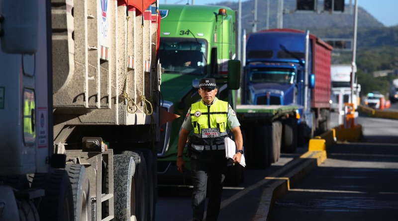 INICIA REVISIÓN ALEATORIA A TRANSPORTE EN AUTOPISTA A COLIMA