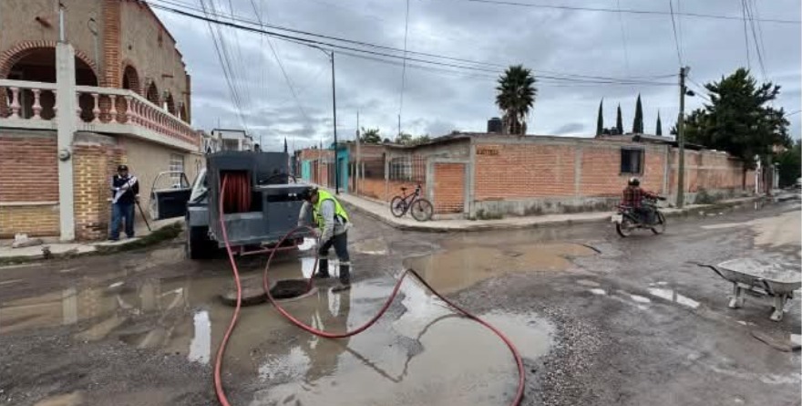 Pozos atiende fugas de aguas contaminadas