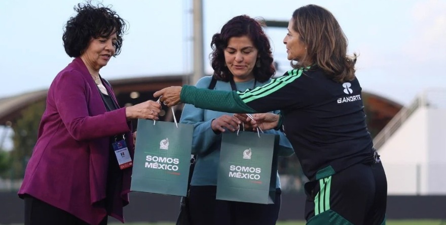 ACUDE EMBAJADORA A CONCENTRACIÓN DEL TRI FEMENIL SUB 17