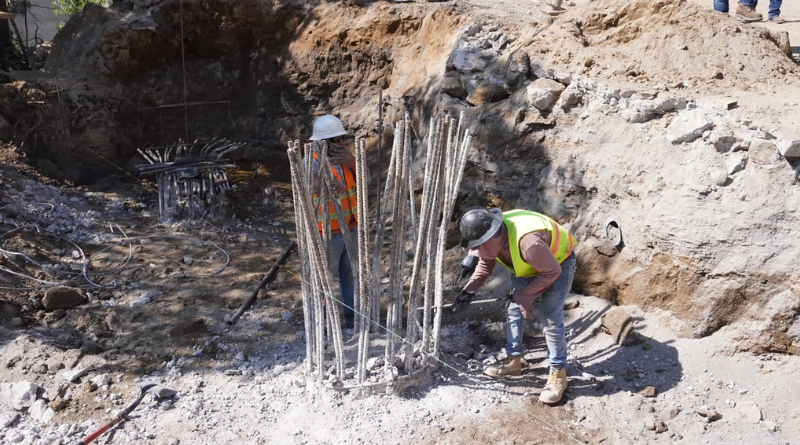 CONSTRUYEN PUENTE VEHICULAR EN SAN MIGUEL