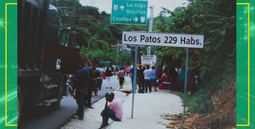 Bloquean carretera en Tamazunchale tras trágico percance