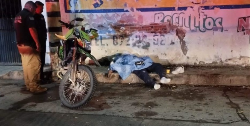 Motociclista muere tras chocar contra pared
