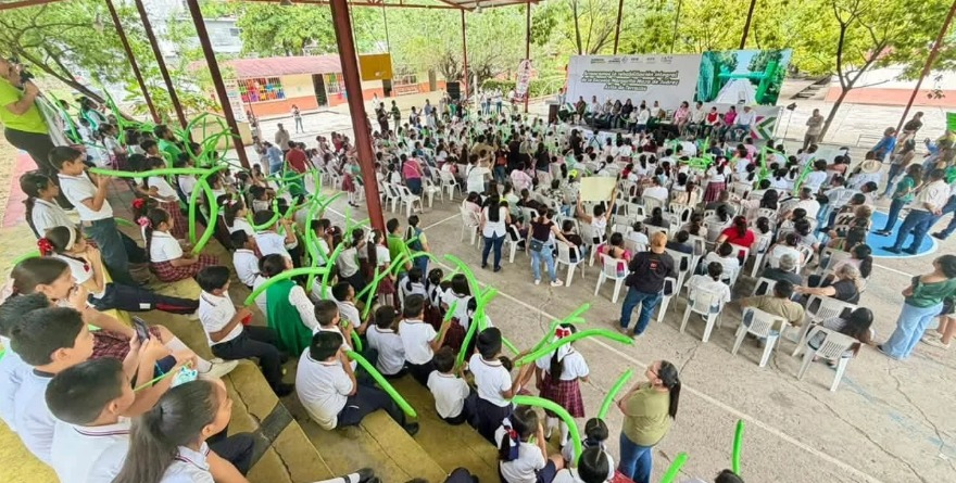 Axtla remodela la primaria Margarita Maza