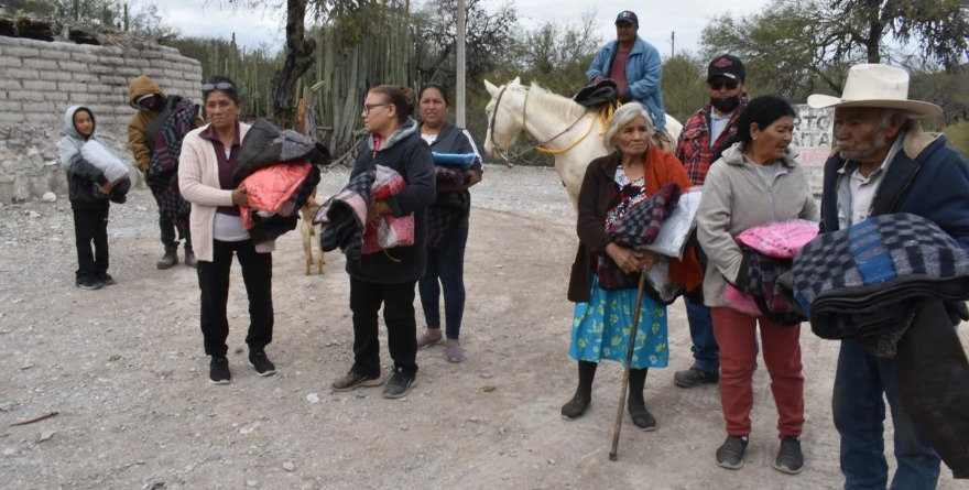 Reparten cobijas por 8 frentes fríos
